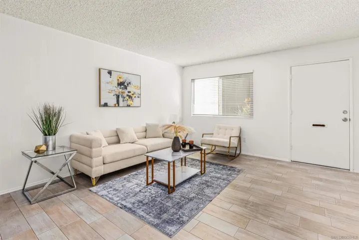 7779 Camino Glorita, San Diego, California 92122
