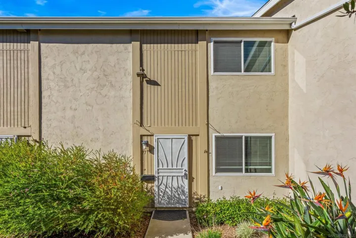 7779 Camino Glorita, San Diego, California 92122