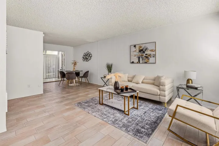 7779 Camino Glorita, San Diego, California 92122