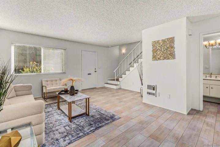 7779 Camino Glorita, San Diego, California 92122