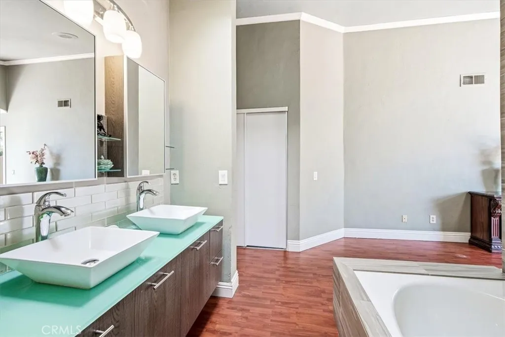 1672 Olympus Loop, Vista, California 92081 home-pic-28