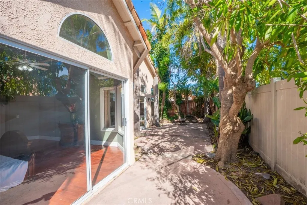 1672 Olympus Loop, Vista, California 92081 home-pic-39