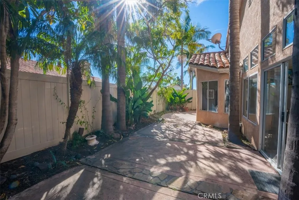 1672 Olympus Loop, Vista, California 92081 home-pic-36