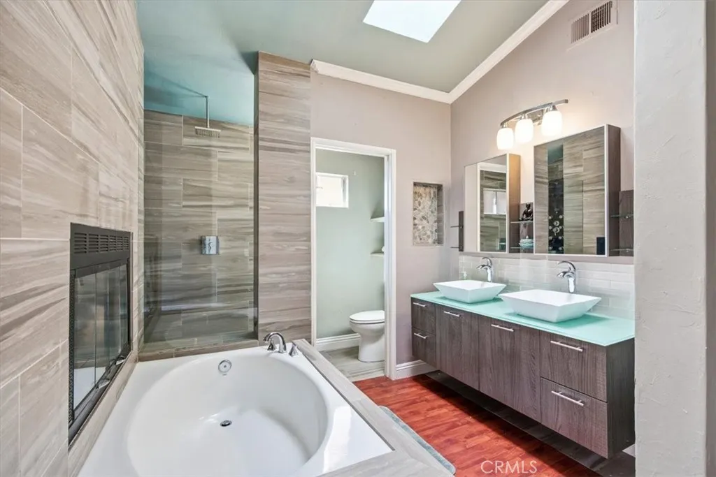 1672 Olympus Loop, Vista, California 92081 home-pic-27
