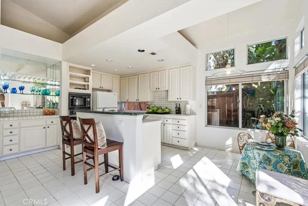 1672 Olympus Loop, Vista, California 92081 home-pic-16