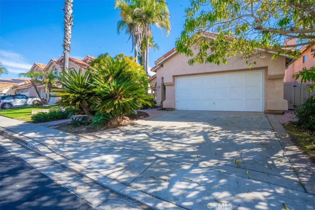 1672 Olympus Loop, Vista, California 92081 home-pic-1