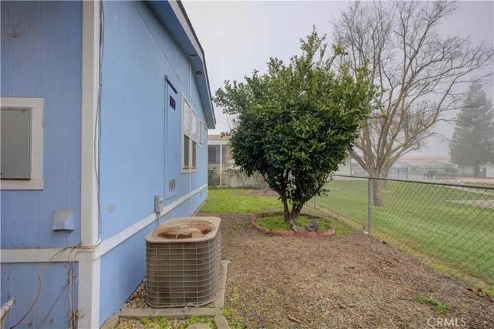 Back yard backs up to community park.  Very nice location.