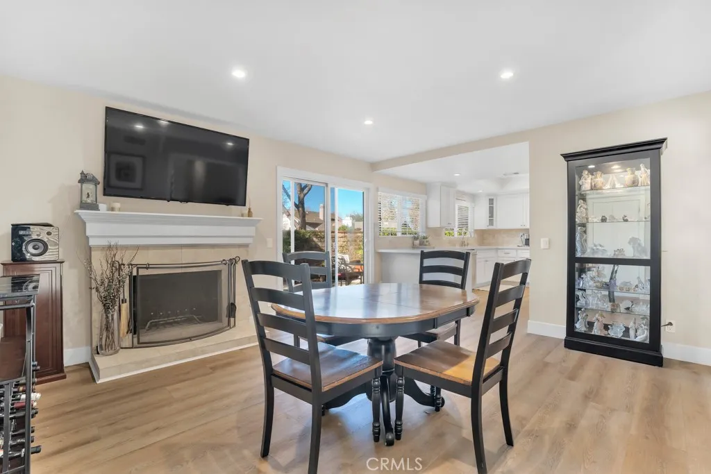 23549 Via Plata, Valencia, California 91355 home-pic-11