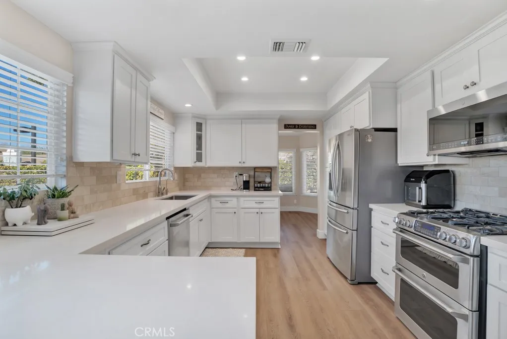 23549 Via Plata, Valencia, California 91355 home-pic-9