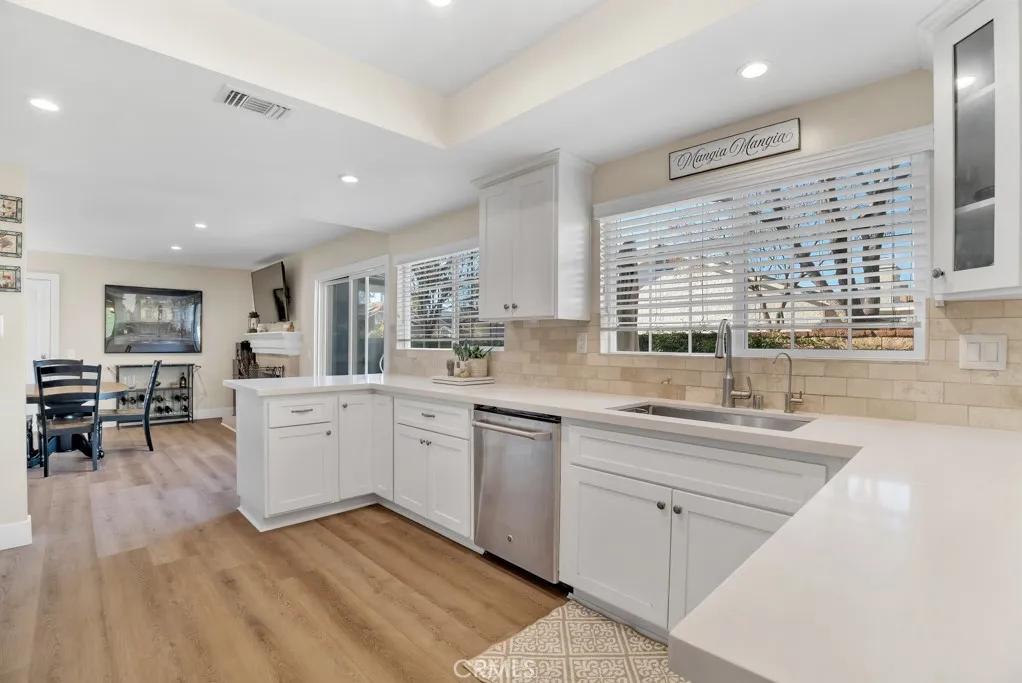 23549 Via Plata, Valencia, California 91355 home-pic-10