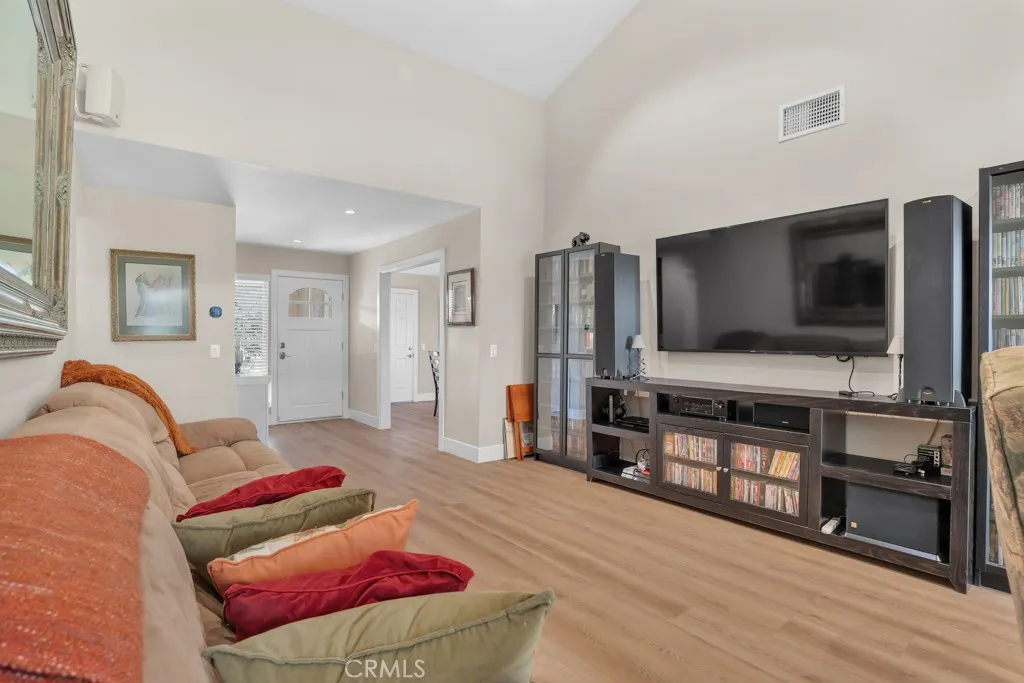 23549 Via Plata, Valencia, California 91355 home-pic-6