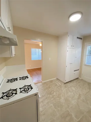 25045 Walnut, Lomita, California 90717