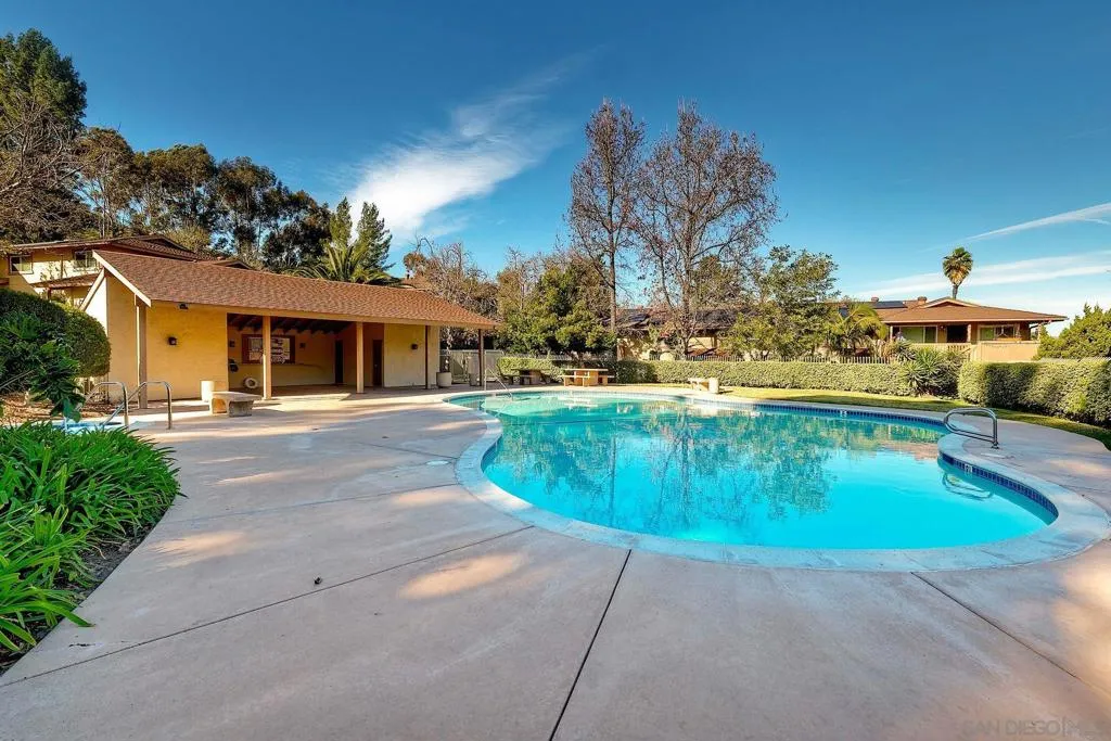 8930 Fletcher Valley Dr, Santee, California 92071 home-pic-22