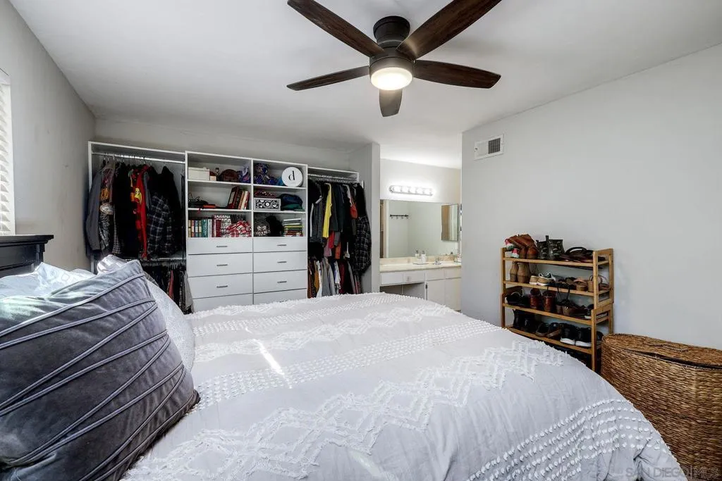 8930 Fletcher Valley Dr, Santee, California 92071 home-pic-10