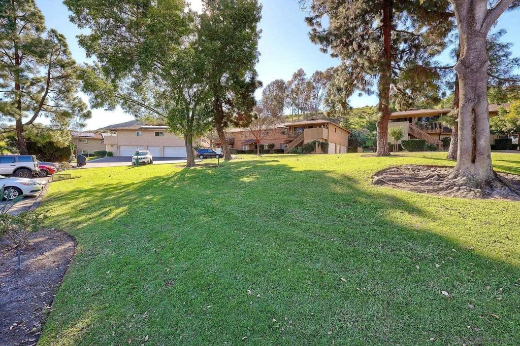 8930 Fletcher Valley Dr, Santee, California 92071 home-pic-20
