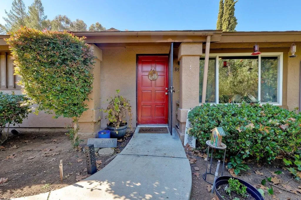 8930 Fletcher Valley Dr, Santee, California 92071 home-pic-2
