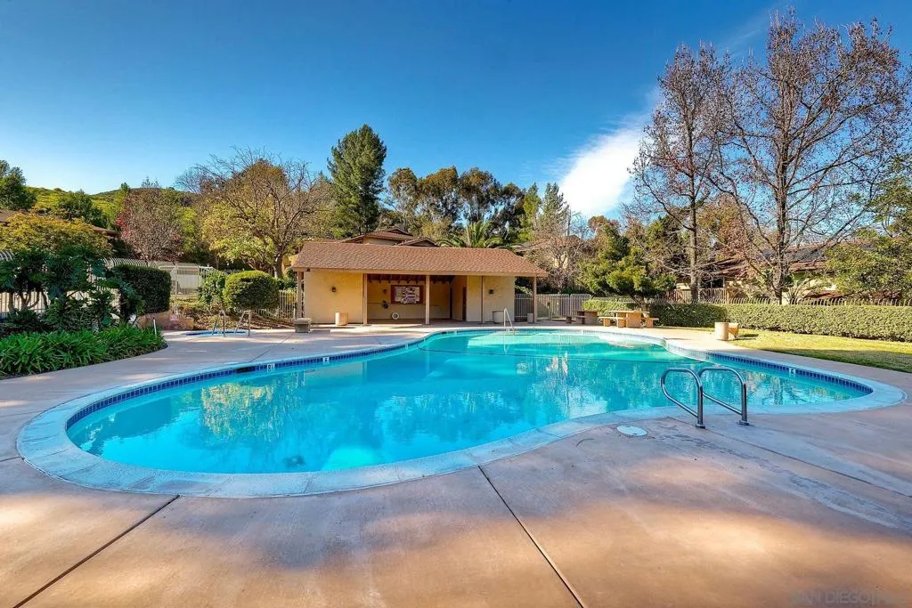 8930 Fletcher Valley Dr, Santee, California 92071 home-pic-21
