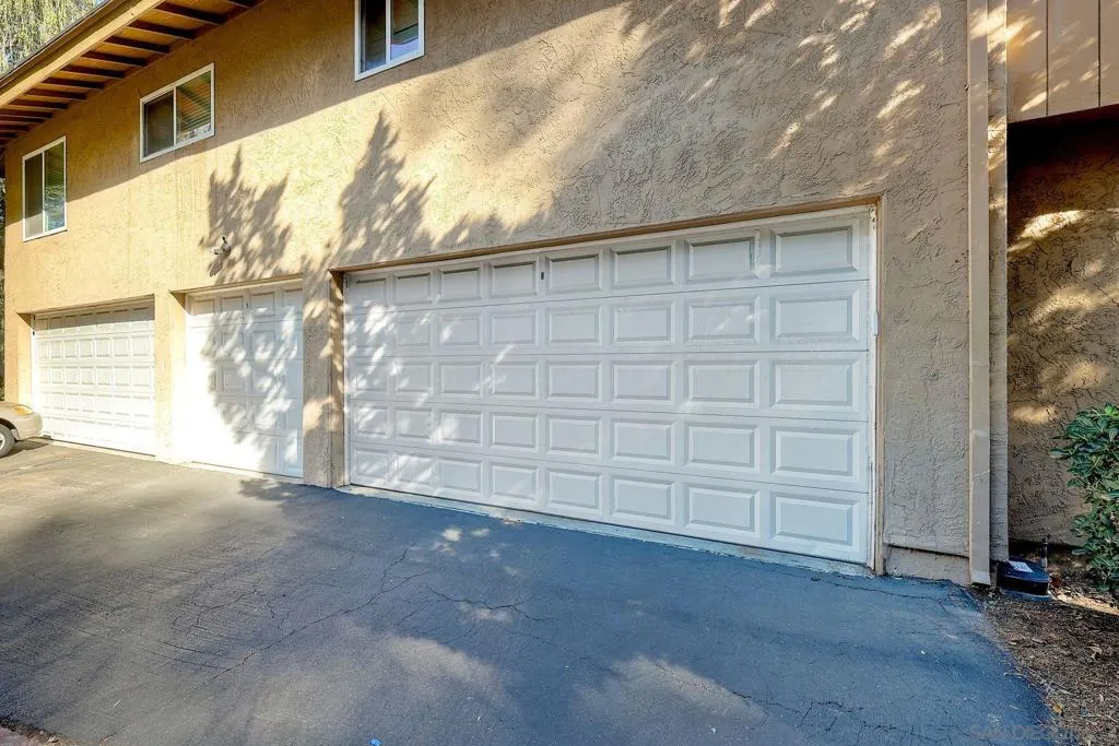 8930 Fletcher Valley Dr, Santee, California 92071 home-pic-19