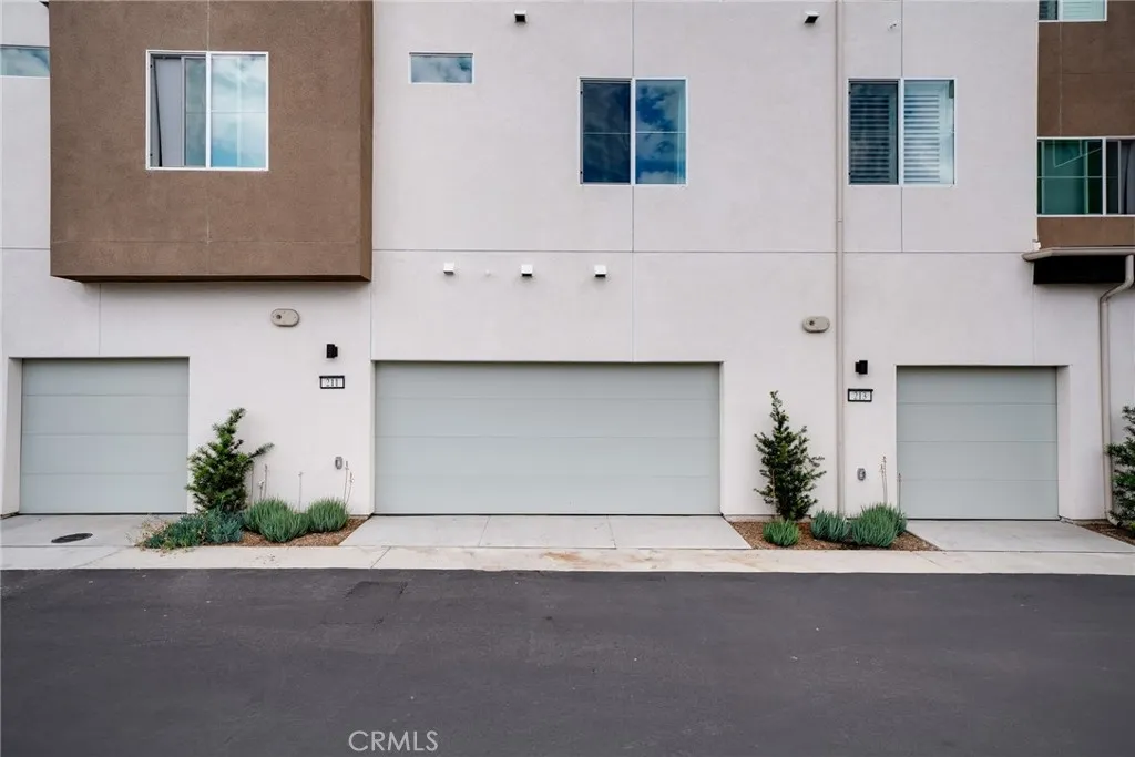 211 Baluster, Irvine, California 92618 home-pic-22