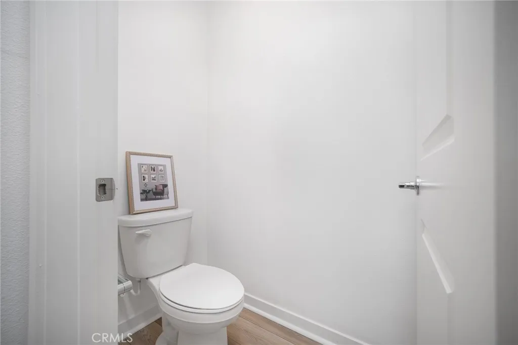 211 Baluster, Irvine, California 92618 home-pic-17