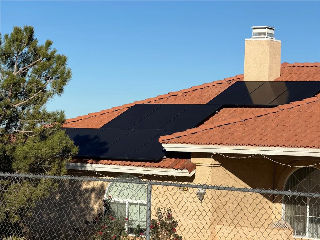 8225 Ailanthus, Phelan, California 92371 home-pic-4