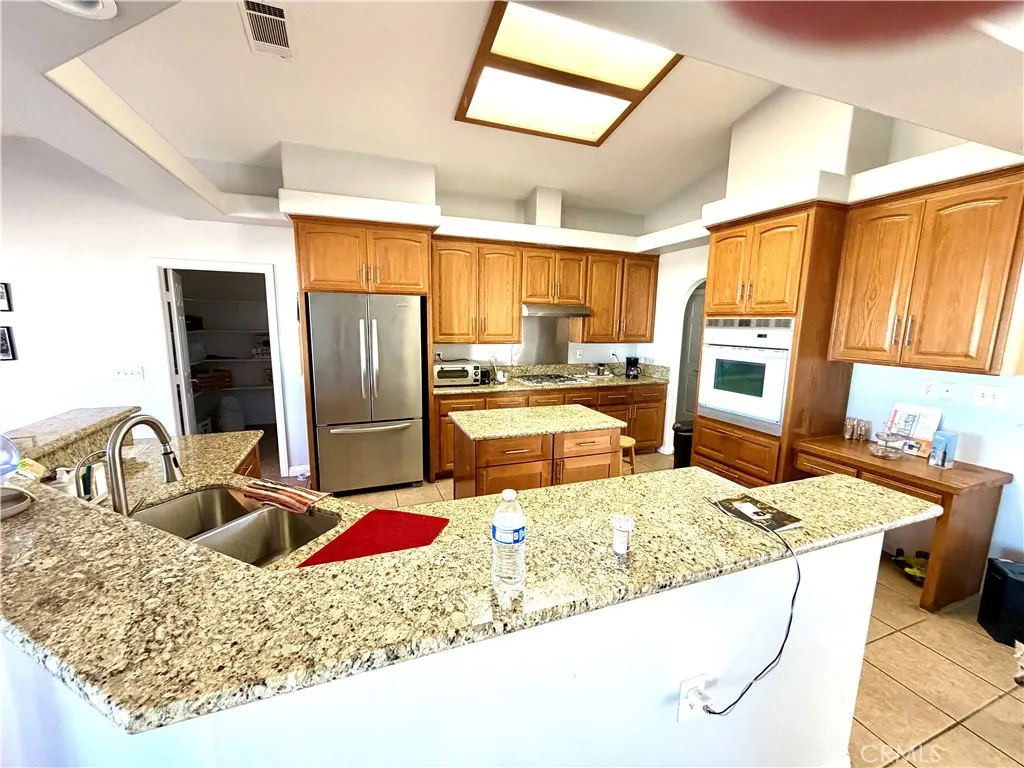 8225 Ailanthus, Phelan, California 92371 home-pic-5