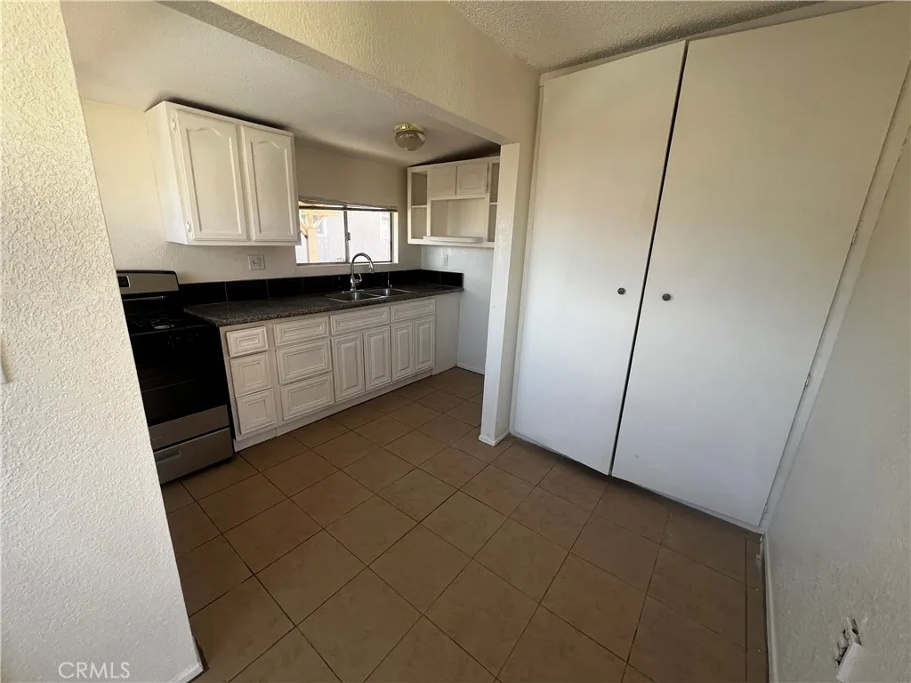 6565 Morongo, 29 Palms, California 92277 home-pic-12