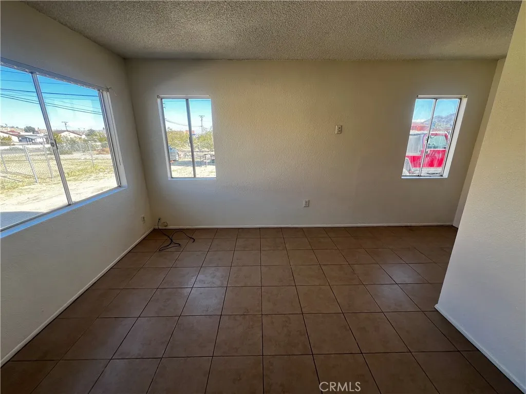 6565 Morongo, 29 Palms, California 92277 home-pic-10