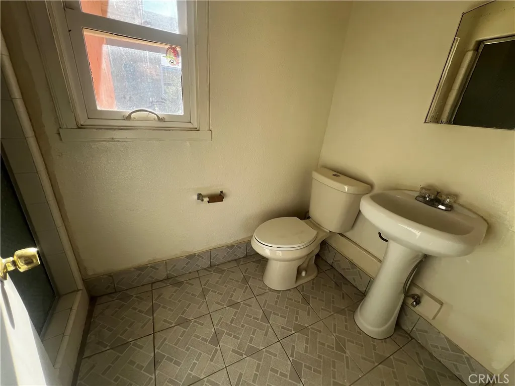 6565 Morongo, 29 Palms, California 92277 home-pic-18