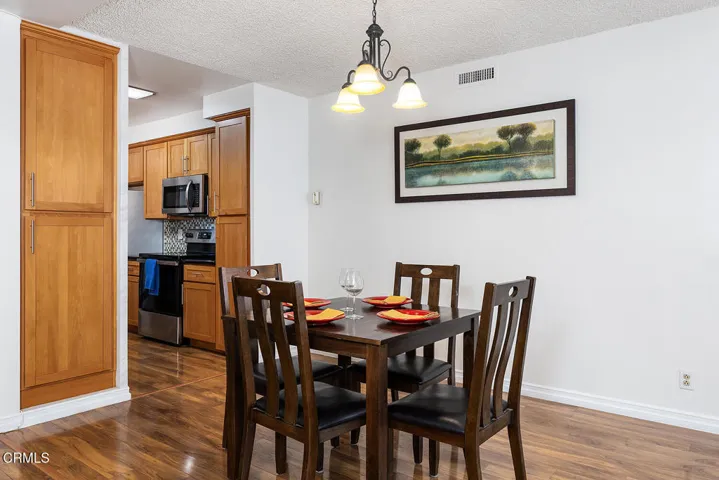 540 Kelton Ave #201 010-mls