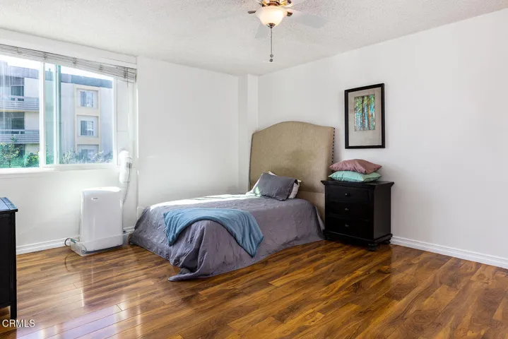 540 Kelton Ave #201 015-mls