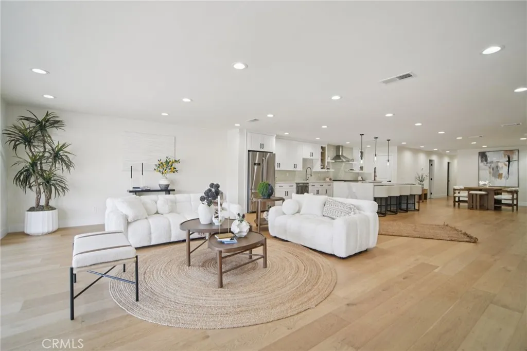 21922 Erie, Lake Forest, California 92630 home-pic-2