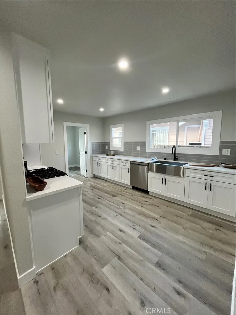 5431 5th, Los Angeles, California 90043 home-pic-3