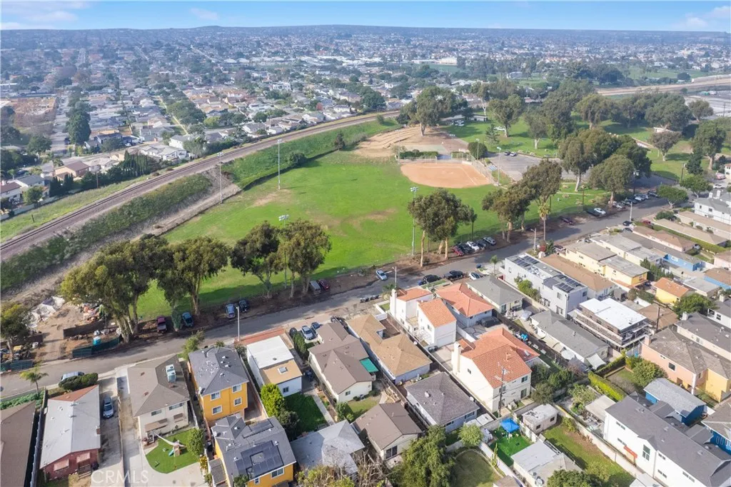 18506 Kingsdale Ave, Redondo Beach, California 90278 home-pic-3