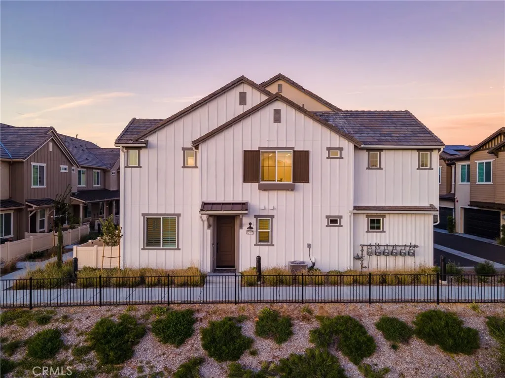 32467 Tannat Drive, Temecula, California 92591 home-pic-1