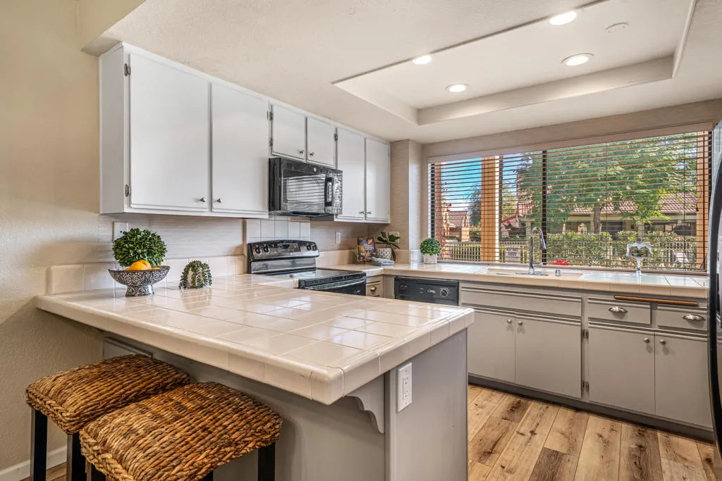 42334 Sari Court, Palm Desert, California 92211 home-pic-17