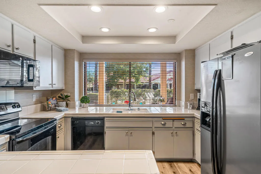 42334 Sari Court, Palm Desert, California 92211 home-pic-18