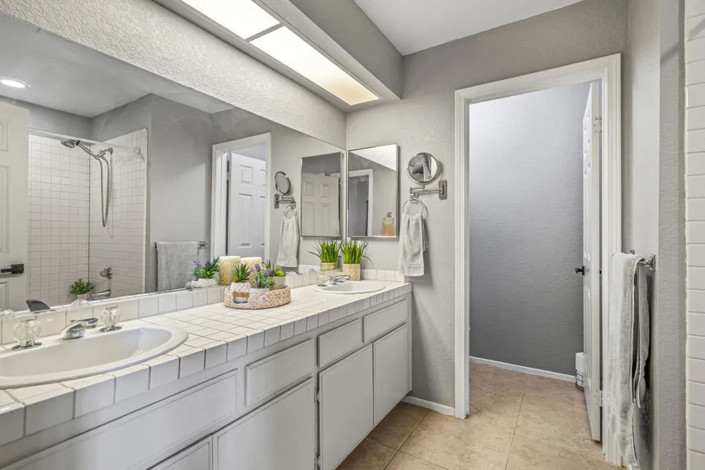 42334 Sari Court, Palm Desert, California 92211 home-pic-24