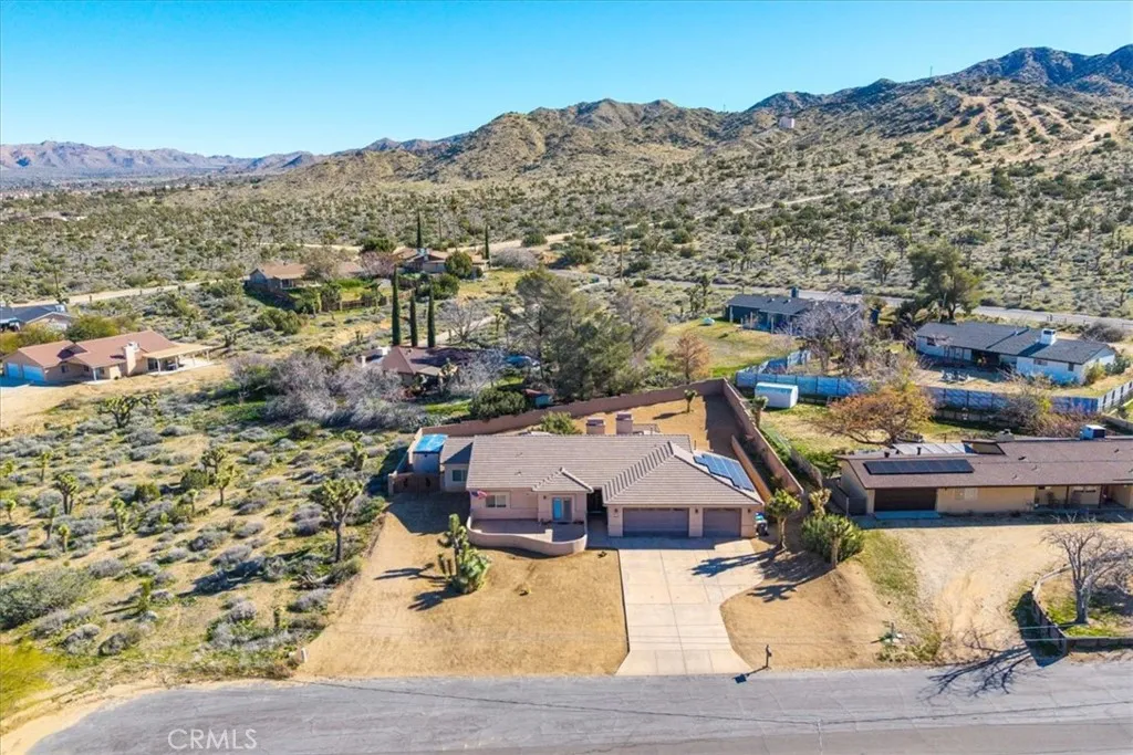 8443 Bannock, Yucca Valley, California 92284 home-pic-2