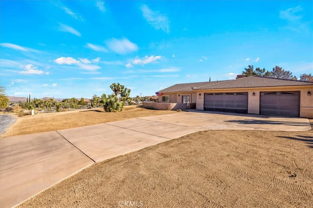 8443 Bannock, Yucca Valley, California 92284 home-pic-3