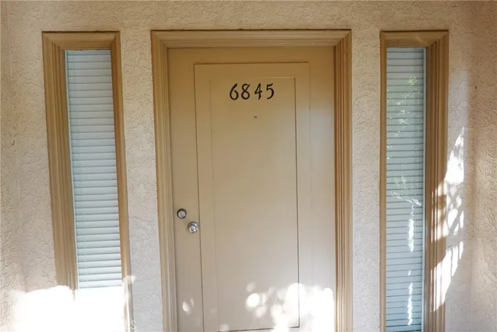 FRONT DOOR TO 6845 UNIT