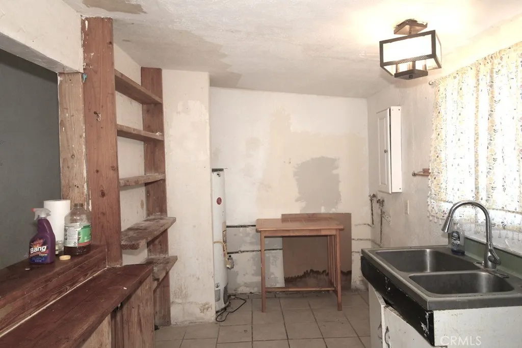 1429 Mesa, Barstow, California 92311 home-pic-5