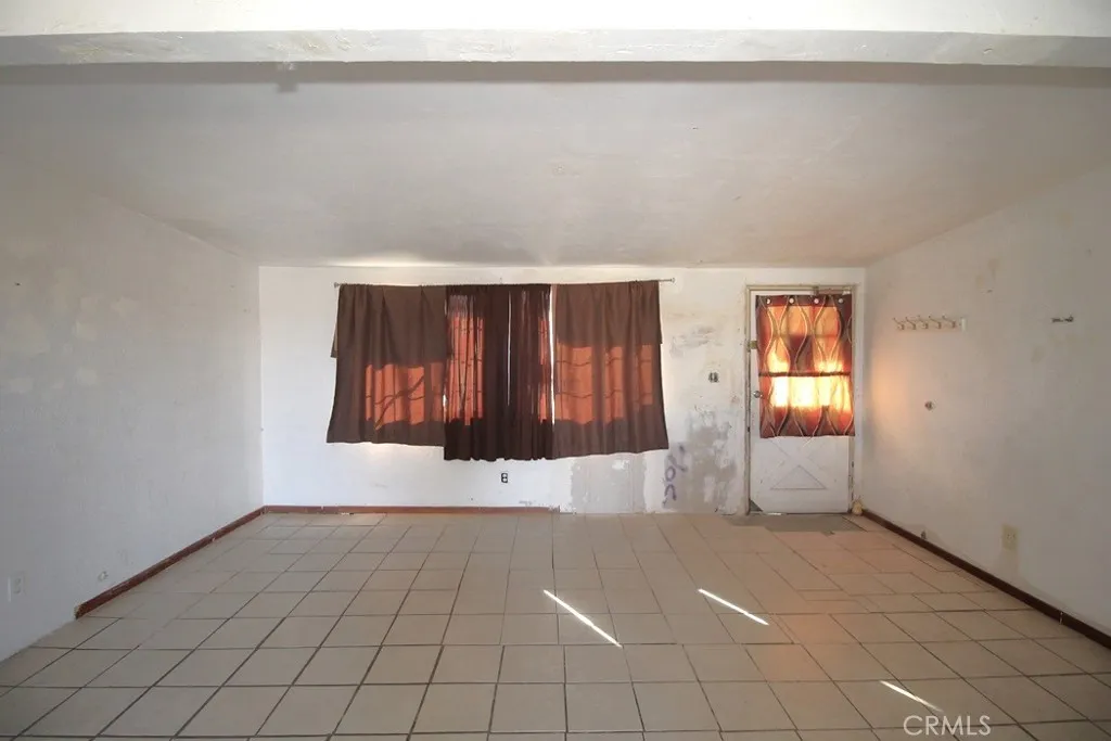 1429 Mesa, Barstow, California 92311 home-pic-6