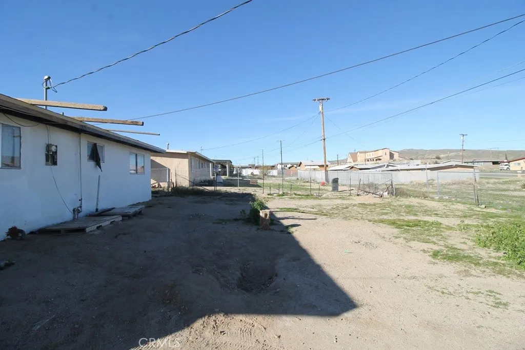 1429 Mesa, Barstow, California 92311 home-pic-3