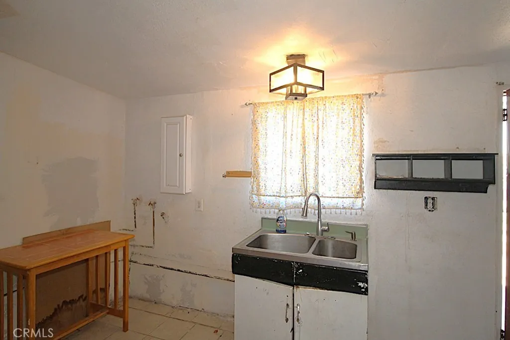1429 Mesa, Barstow, California 92311 home-pic-8