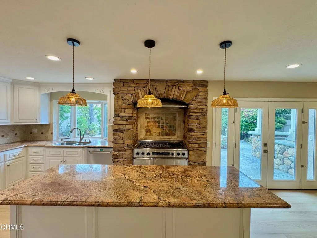 71 Del Ray Circle, Thousand Oaks, California 91362 home-pic-8