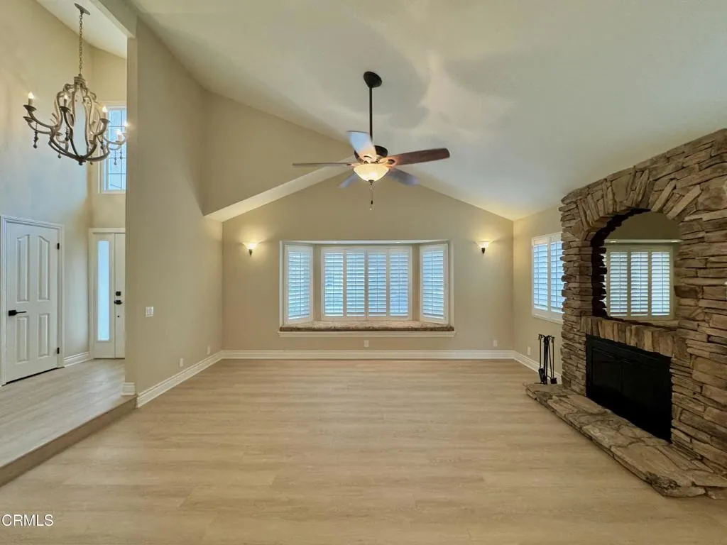 71 Del Ray Circle, Thousand Oaks, California 91362 home-pic-4