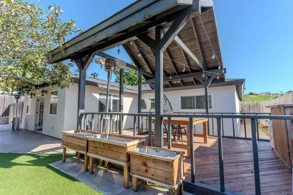 6418 Hayward Way, San Diego, California 92139 home-pic-8