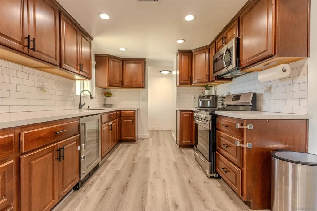 6418 Hayward Way, San Diego, California 92139 home-pic-2