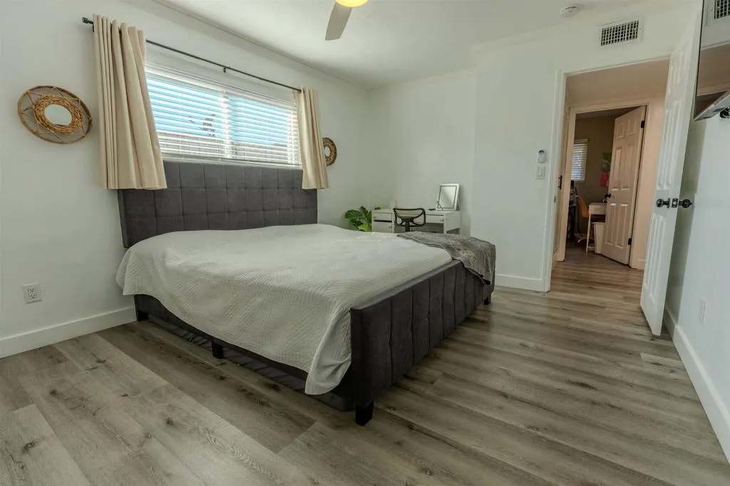 6418 Hayward Way, San Diego, California 92139 home-pic-23